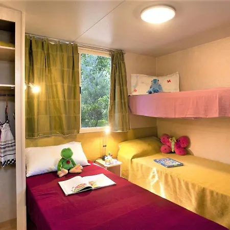 Beachfront Mobile In With Terrace Ferienhaus *